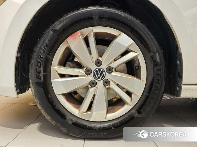 Volkswagen Polo id 4365697 из Китая 22