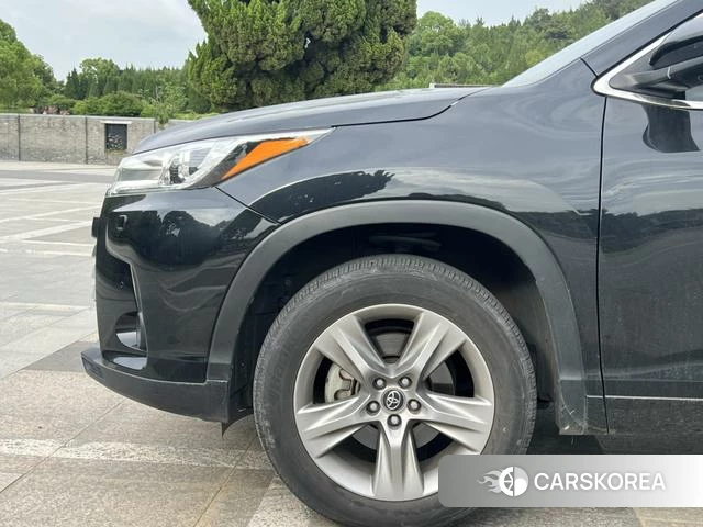 Toyota Highlander id 4320885 из Китая 22
