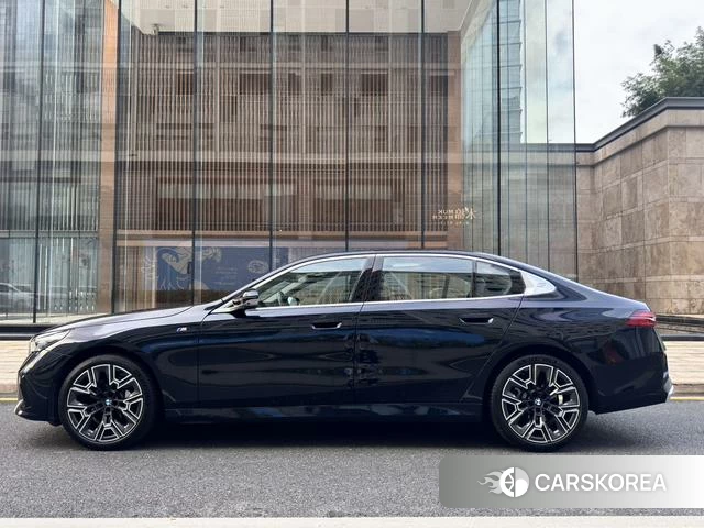 BMW 5 series id 4301323 из Китая 22