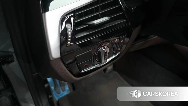 BMW 5 Series (G30) id 4322615 из Кореи 22