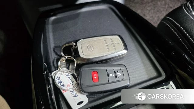 Toyota Prius 4th Generation id 4620188 из Кореи 22