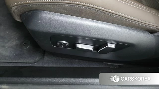 BMW 5 Series (G60) id 4279676 из Кореи 22