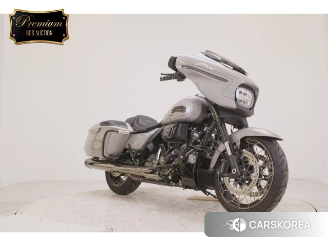 Harley-Davidson Street Glide FLHXSE1980CVO id 3950643 из Японии 22