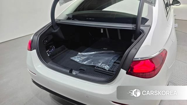 Mercedes-Benz E-Class W214 id 4248132 из Кореи 22