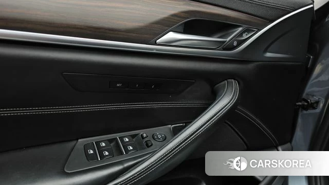 BMW 5 Series (G30) id 4325924 из Кореи 22