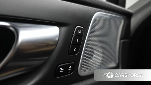 Volvo XC60 second Generation id 4501100 из Кореи 22