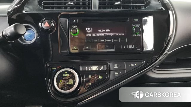 Toyota Prius C id 4557969 из Кореи 22