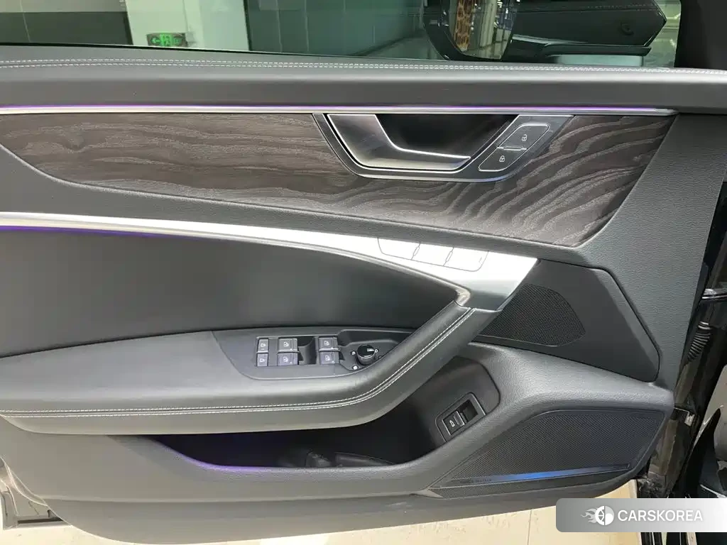 Audi A6L id 4679616 из Китая 22