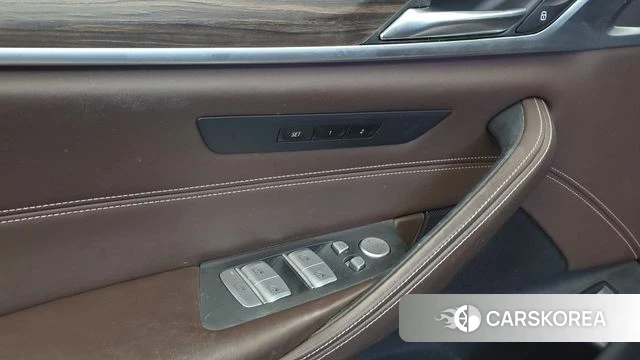 BMW 5 Series (G30) id 4937256 из Кореи 22