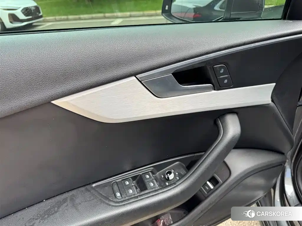 Audi A4L id 4548234 из Китая 22