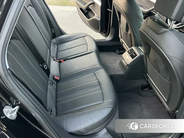 Audi A4L id 4271945 из Китая 22