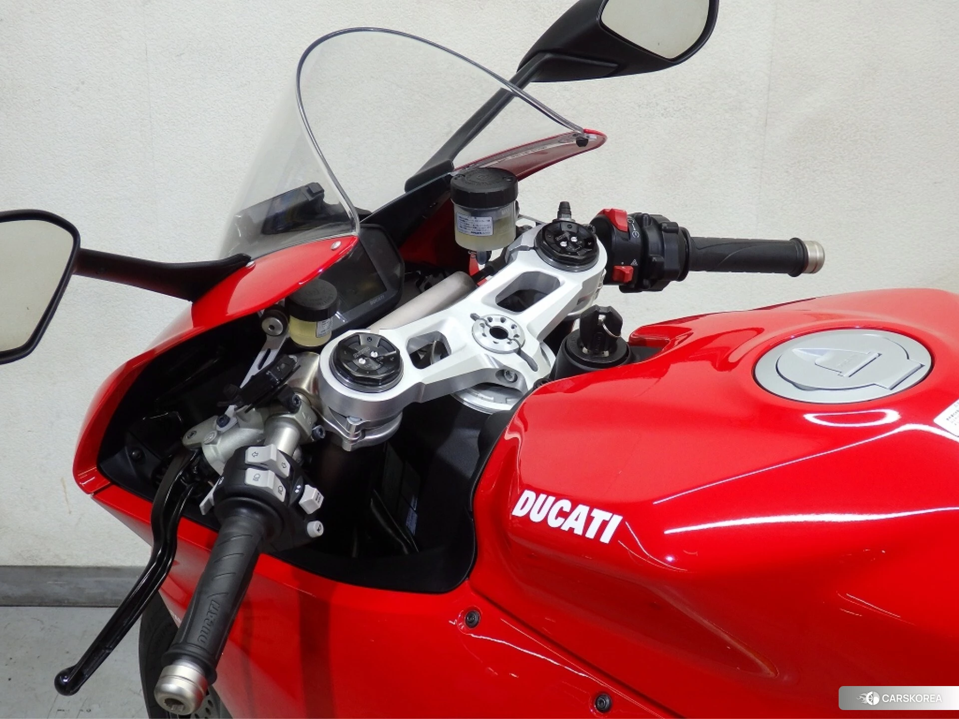 Ducati PANIGALE V2 id 3952001 из Японии 22