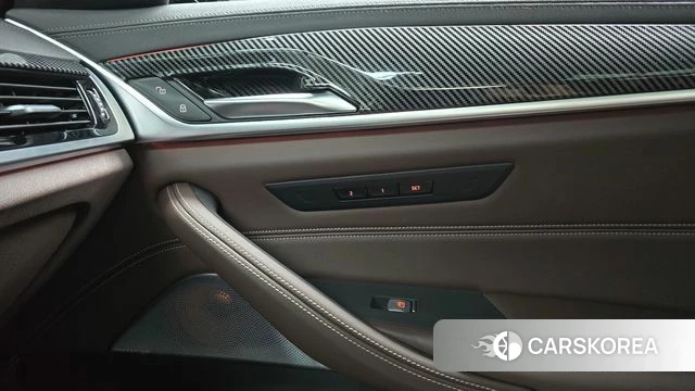 BMW 5 Series (G30) id 4395374 из Кореи 22