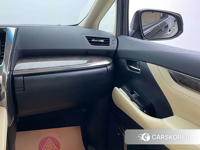 Toyota Elfa id 4257355 из Китая 22