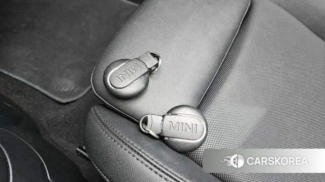 Mini Cooper Convertible id 4432755 из Кореи 22