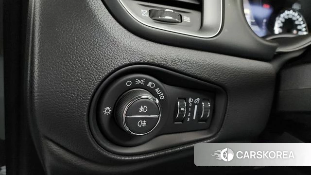 Jeep Renegade id 4376560 из Кореи 22