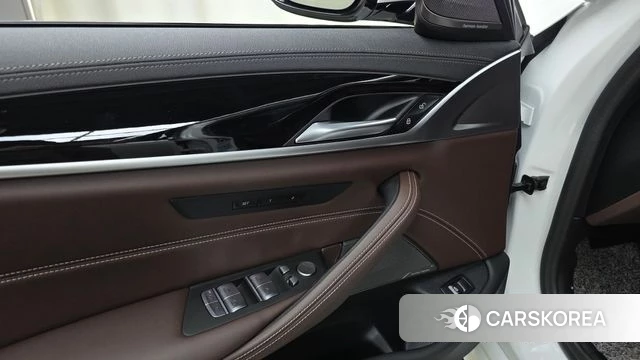 BMW 5 Series (G30) id 4494286 из Кореи 22
