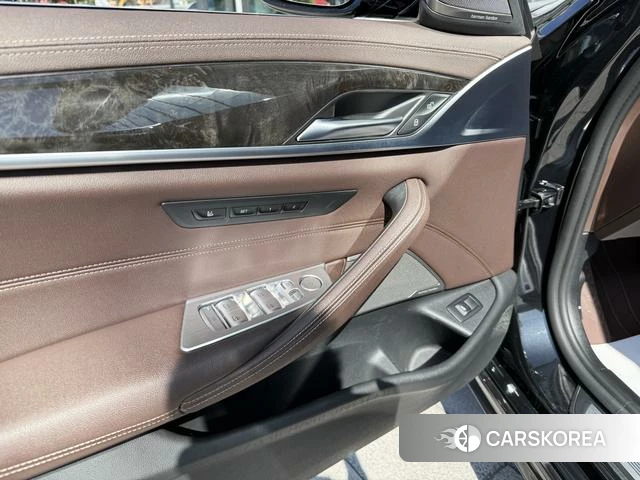 BMW 5 series id 3857936 из Китая 22