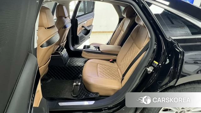 Audi A8 id 4259413 из Китая 22