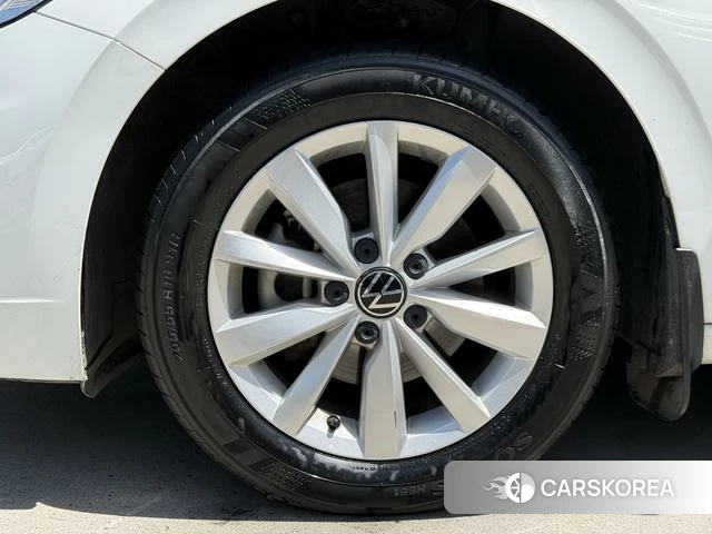 Volkswagen Bora id 4271533 из Китая 22