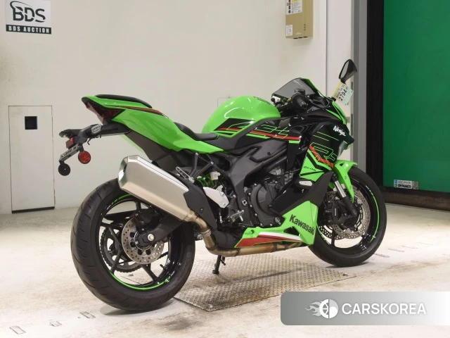 Kawasaki ZX-4RR KRT id 3949157 из Японии 21