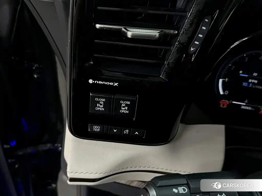 Lexus LM id 4654456 из Китая 22