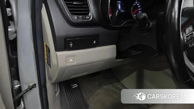Kia The New Carnival id 4536611 из Кореи 22