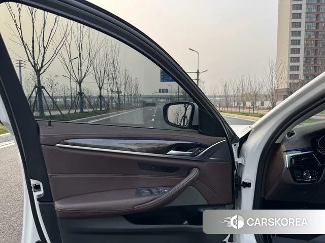 BMW 5 series id 4272027 из Китая 22