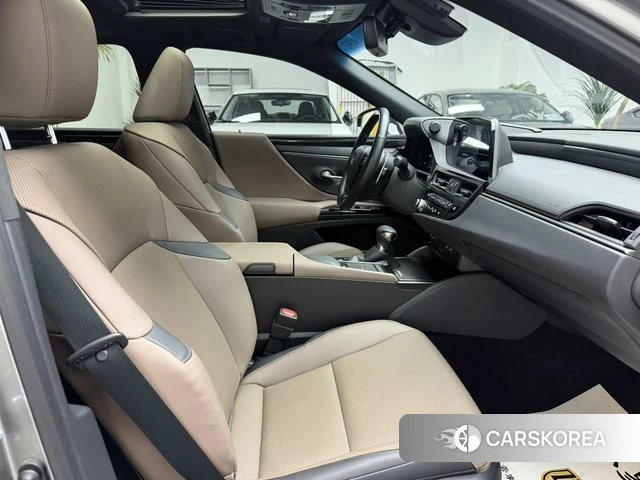 Lexus ES id 4272574 из Китая 22