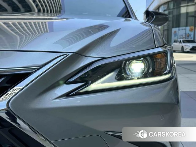 Lexus ES id 4220878 из Китая 22