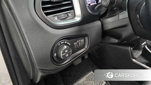Jeep Renegade id 4880663 из Кореи 22