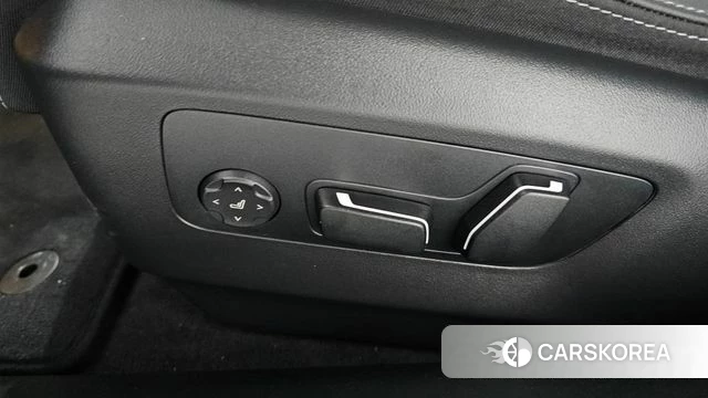 BMW 5 Series (G60) id 4560016 из Кореи 22