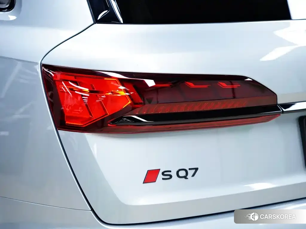 Audi SQ7 id 4601742 из Китая 22
