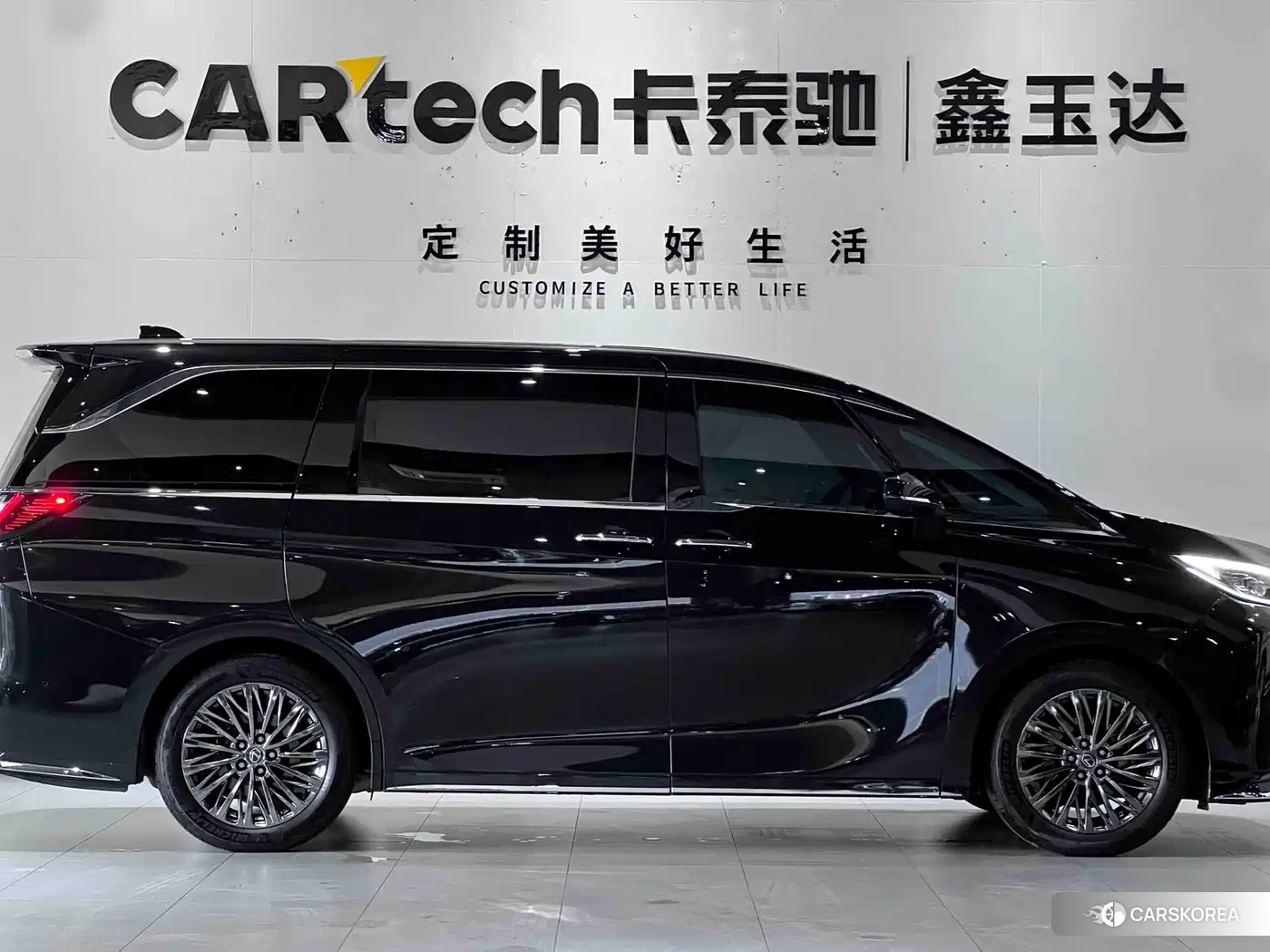 Lexus LM id 4654994 из Китая 22