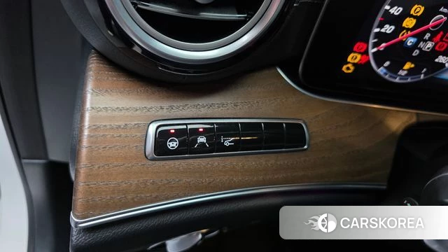 Mercedes-Benz E-Class W213 id 4619807 из Кореи 22