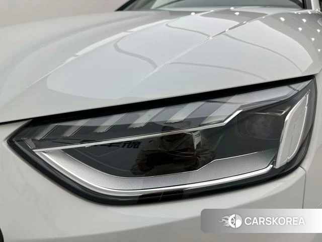 Audi A4L id 3857979 из Китая 22