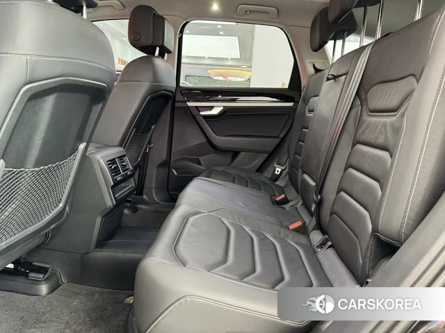 Volkswagen Touareg id 4297639 из Китая 22