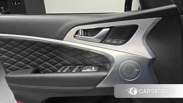 Genesis G70 id 4294900 из Кореи 22