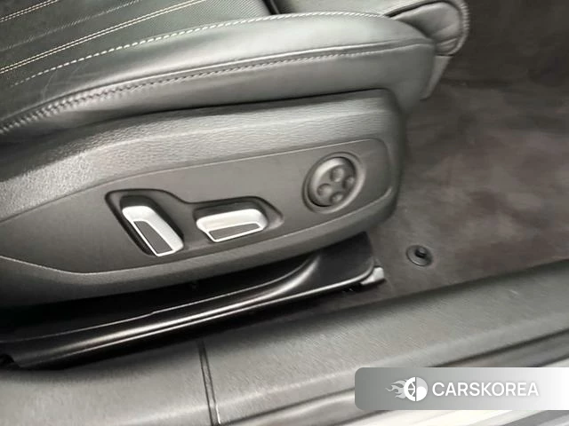 Audi A4L id 4298370 из Китая 22