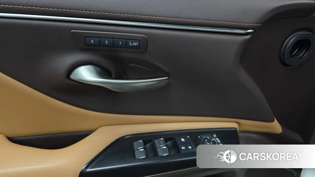 Lexus ES300h 7th generation id 4666719 из Кореи 22