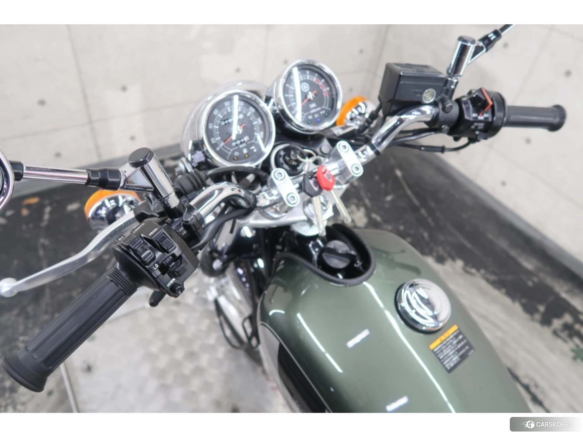 Yamaha SR 400 id 4183474 из Японии 22