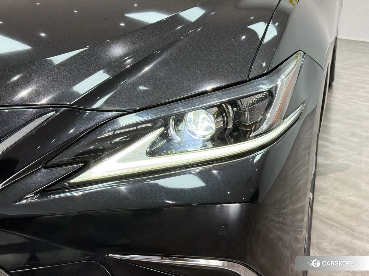 Lexus ES id 4505015 из Китая 22
