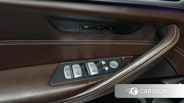 BMW 5 Series (G30) id 4943685 из Кореи 22