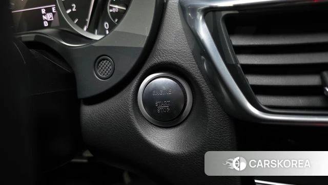 Infiniti Q30 id 4581739 из Кореи 22