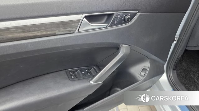 Volkswagen The New Passat id 4536542 из Кореи 22