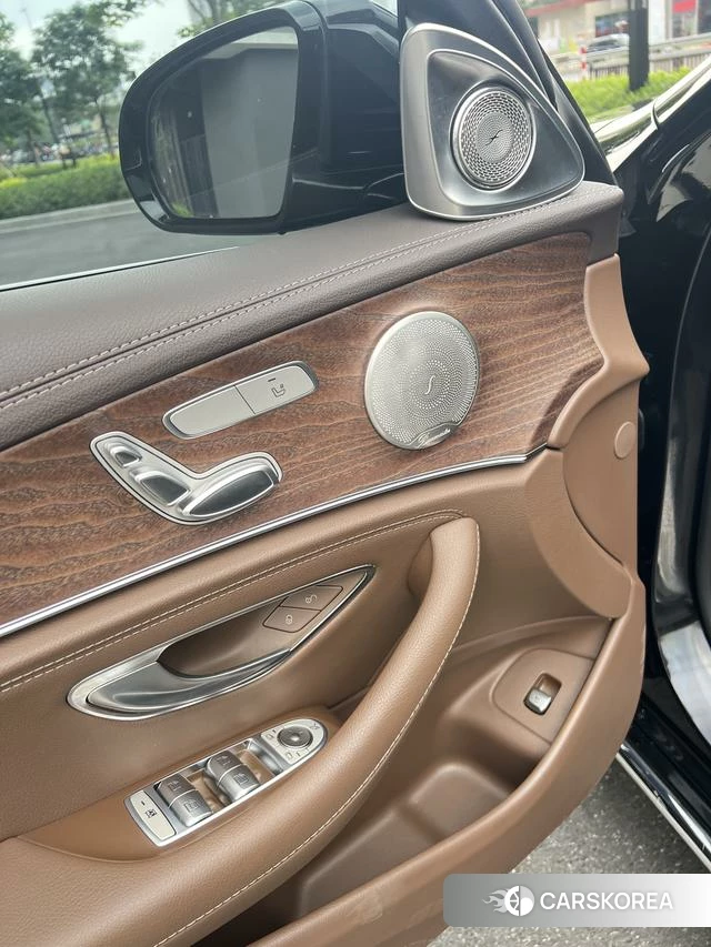 Mercedes-Benz E-class id 4263652 из Китая 22