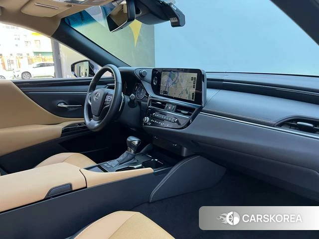 Lexus ES id 4353643 из Китая 22