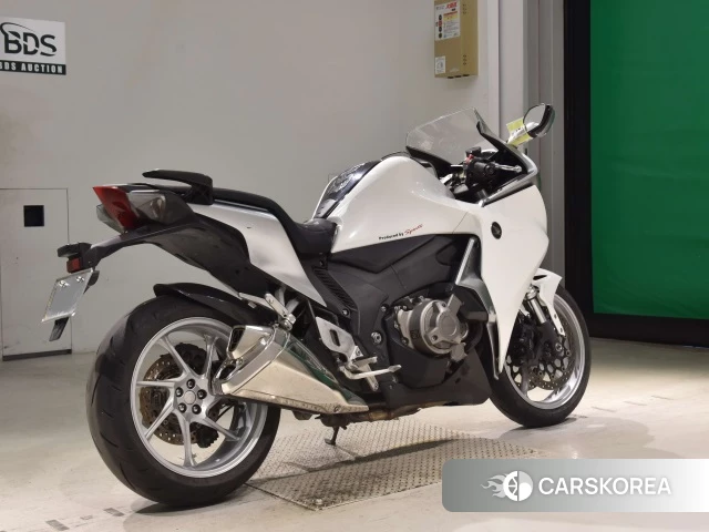 Проданный Honda VFR1200F DCT id 4010978 из Японии, фото 22