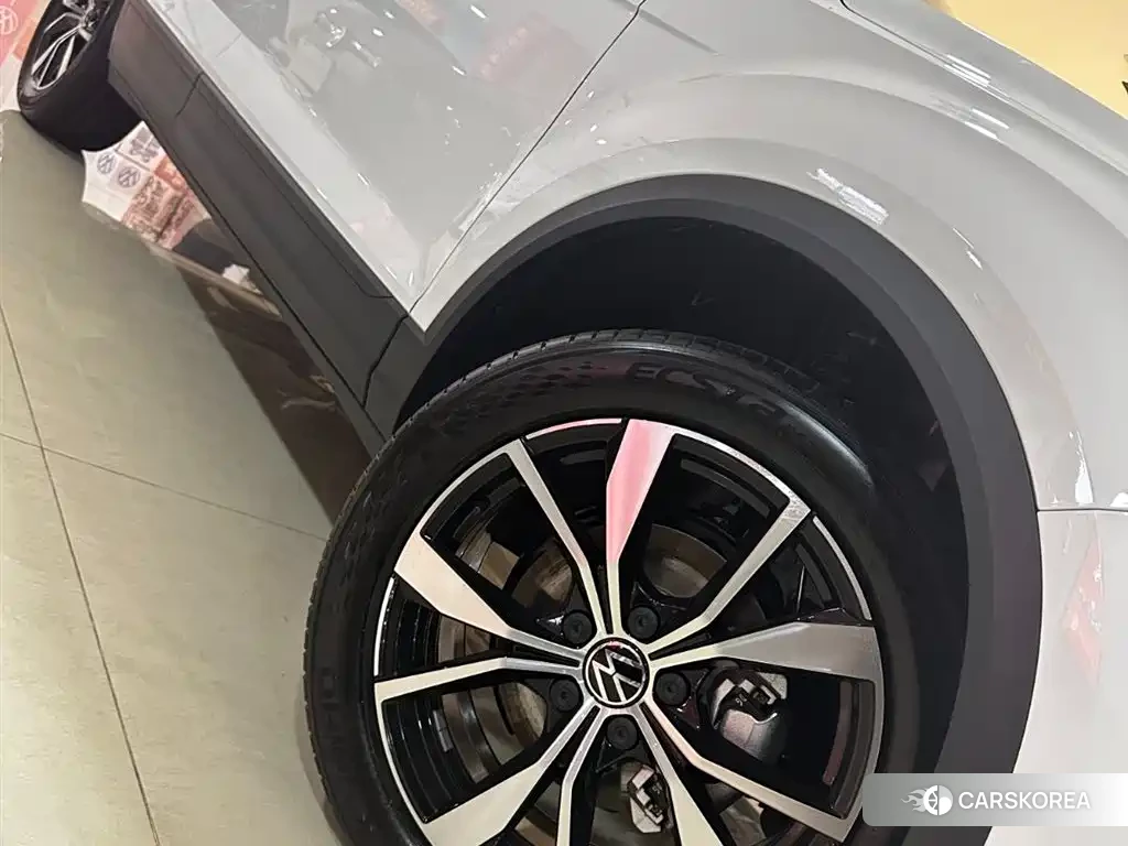 Volkswagen T-ROC exploring Songs id 4553922 из Китая 22