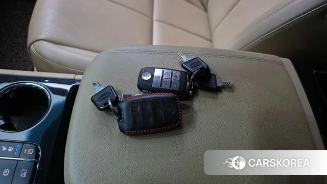 Kia The New Carnival id 4371530 из Кореи 22